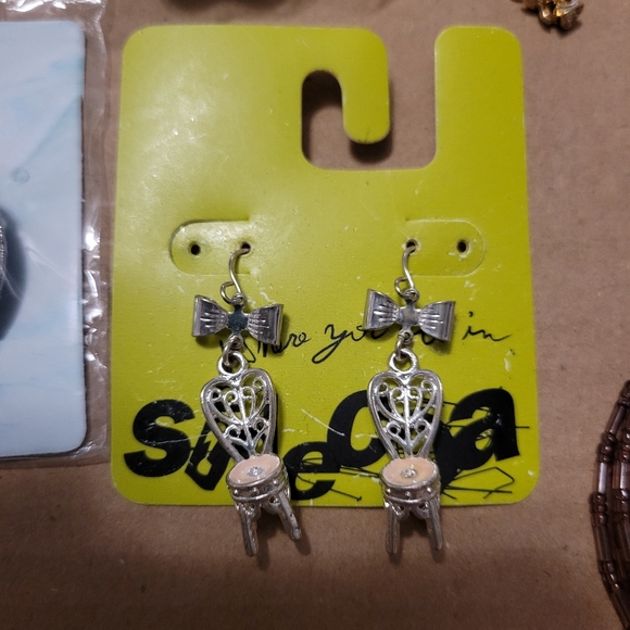 Jewelry Lot Costume Accessory Fashion Bracelets Necklace Earrings Pin - Picture 5 of 10